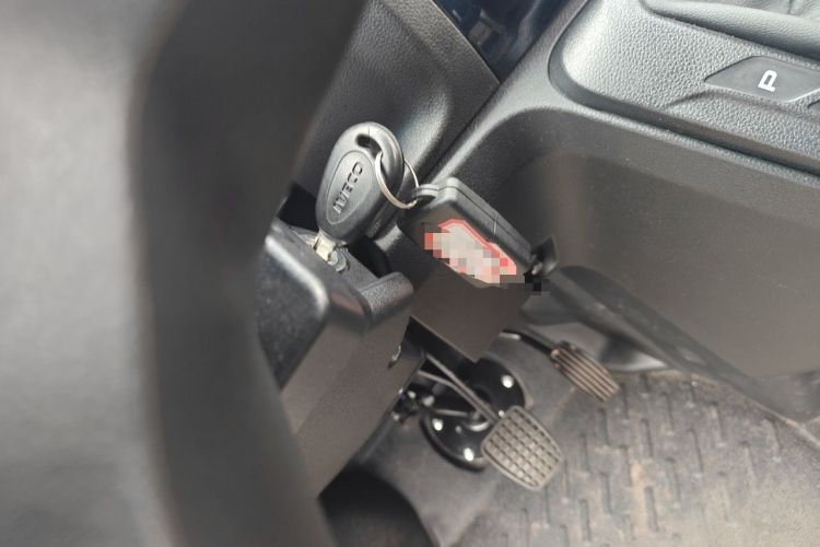 Used Iveco Daily 2023 2.5T A37M1 Multi-Purpose Passenger Vehicle Long Wheelbase Mid-Roof Dual Tires Manual Transmission Automatic Gearbox Vehicle Key