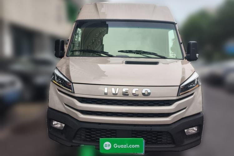 Used Iveco Daily 2023 2.5T A35M1 Short Wheelbase Mid-Height Single-Tire Side-Sliding Door 5–9 Seats Front