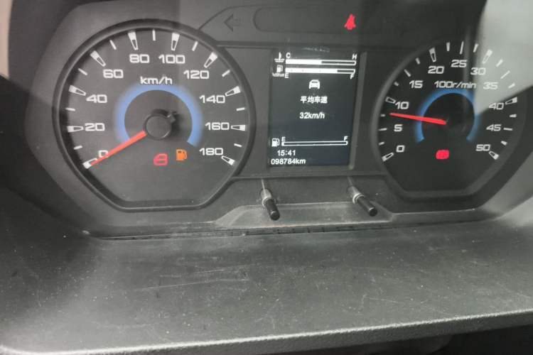 Used Iveco Daily 2023 2.5T A35M1 Short Wheelbase Mid-Height Single-Tire Side-Sliding Door 5–9 Seats Odometer Close Up
