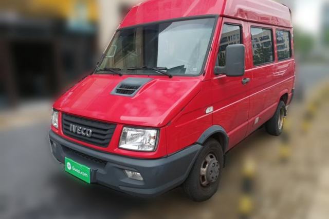 Used Iveco Daily 2023 2.5T A35M1 Short Wheelbase Mid-Roof Dual Tire Side-Sliding Doors 5–9 Seats