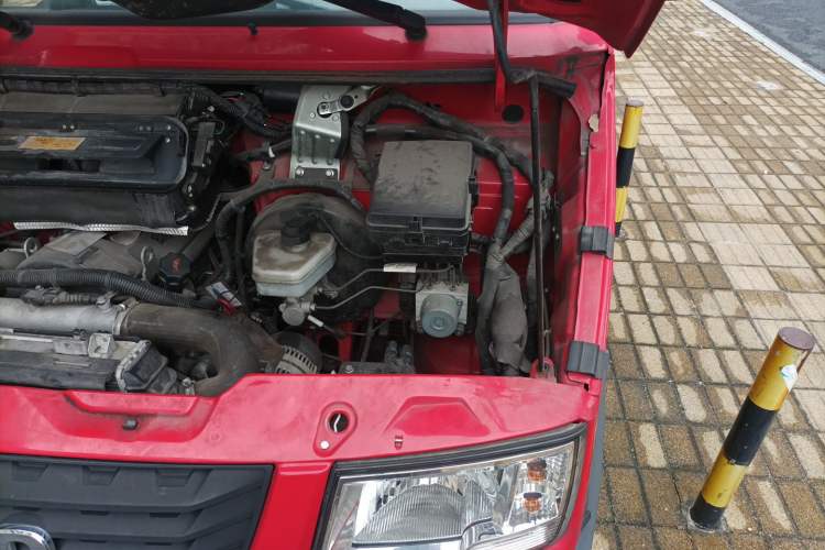 Used Iveco Daily 2023 2.5T A35M1 Short Wheelbase Mid-Roof Dual Tire Side-Sliding Doors 5–9 Seats Engine Bay Left