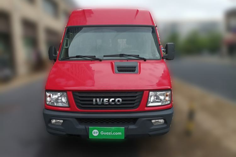 Used Iveco Daily 2023 2.5T A35M1 Short Wheelbase Mid-Roof Dual Tire Side-Sliding Doors 5–9 Seats Front