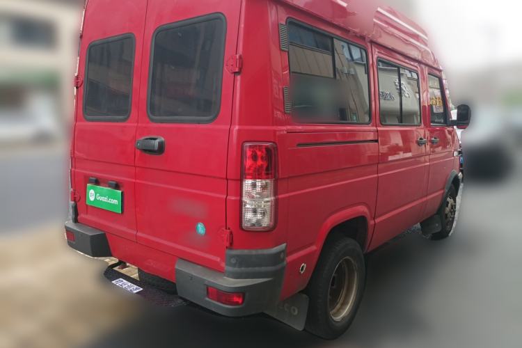 Used Iveco Daily 2023 2.5T A35M1 Short Wheelbase Mid-Roof Dual Tire Side-Sliding Doors 5–9 Seats Rear Right 45 Deg
