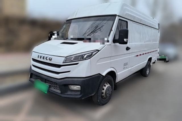Used Iveco Daily 2023 2.5T V40 Van Long Wheelbase Mid-Roof Dual Tires Manual Doors 2-3 Seater