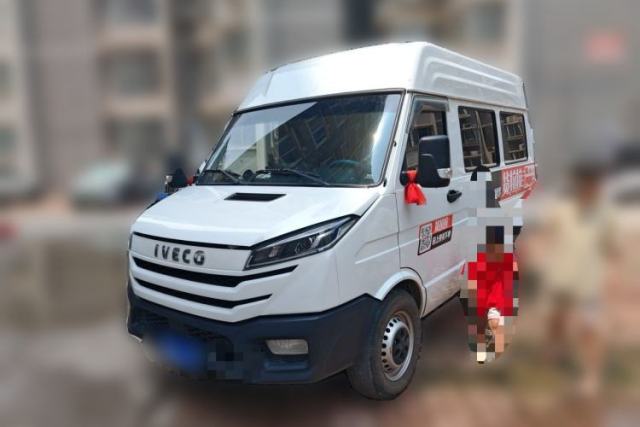 Used Iveco Daily 2023 2.5T A35M1 Short Wheelbase Mid-Height Single-Tire Manual Door – 5 to 9 Seats