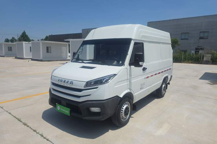 Used Iveco Daily 2023 2.5T V35 Van Short Wheelbase Mid-Roof Single-Tire Manual Door – 2-3 Seater Guazi used car, China used car export, Used car for sale, Used  cars, Cheapest cars for sale