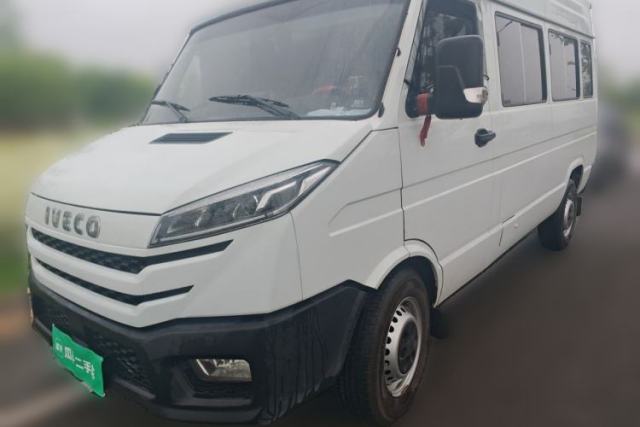 Used Iveco Daily 2023 2.5T A37M1 Multi-Purpose Passenger Vehicle Long Wheelbase Mid-Roof Design Single-Tire Side-Sliding Door