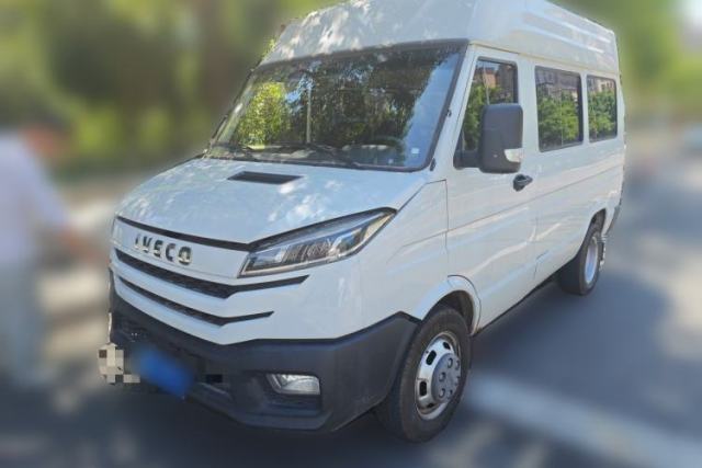 Used Iveco Daily 2023 2.5T A35M1 Short Wheelbase Mid-Height Single-Tire Side-Sliding Door 5–9 Seats