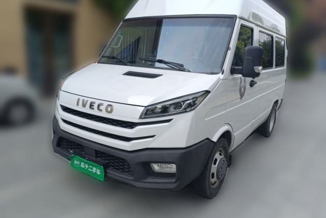 Used Iveco Daily 2023 2.5T A35M1 Short Wheelbase Mid-Height Dual-Tire Manual Door 5-9 Seater