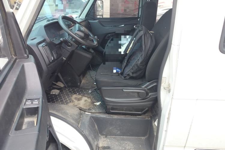 Used Iveco Daily 2023 2.5T A37M1 Long Wheelbase Mid-Height Dual-Tire Side-Sliding Doors 5–9 Seats Driver Seat