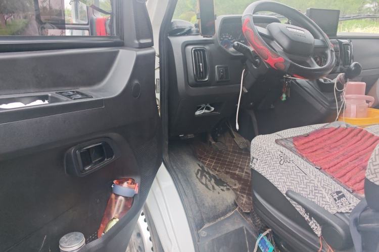 Used Iveco Daily 2023 2.5T A37M1 Multi-Purpose Passenger Vehicle Long Wheelbase Mid-Roof Design Single-Tire Side-Sliding Door Driver Seat