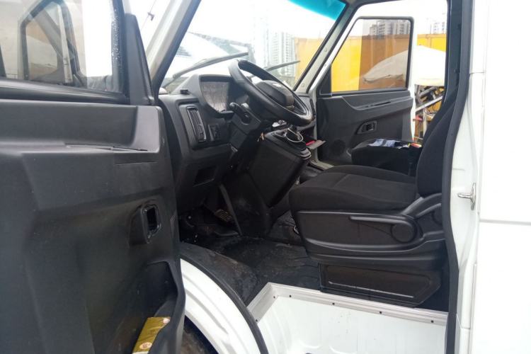 Used Iveco Daily 2023 2.5T A37M1 Long Wheelbase Mid-Roof Dual-Tire Side-Sliding Doors 5-9 Seats Driver Seat