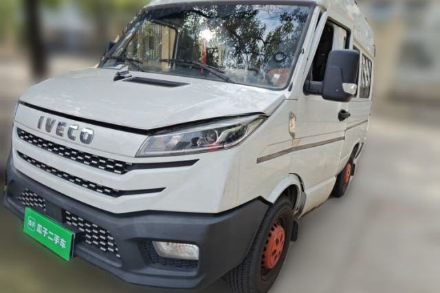 Used Iveco Daily 2023 2.5T A35M1 Short Wheelbase Mid-Height Single-Tire Side-Sliding Door 5–9 Seats