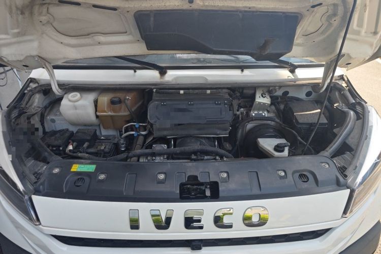 Used Iveco Daily 2023 2.5T A37M1 Long Wheelbase Mid-Height Dual-Tire Side-Sliding Doors 5–9 Seats Engine Bay