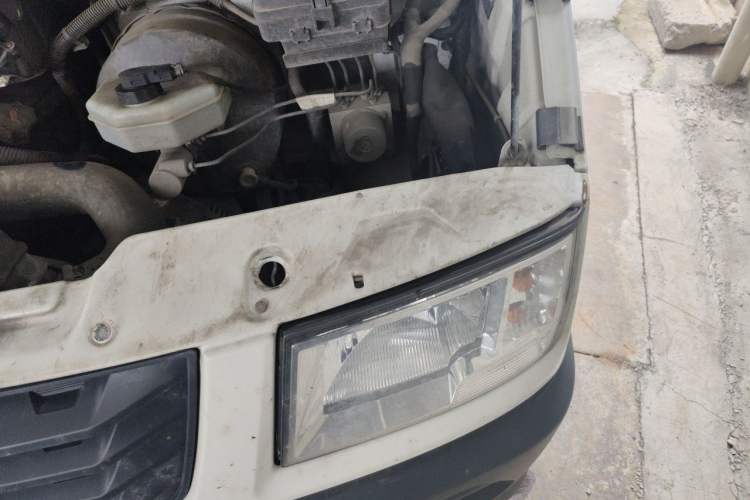 Used Iveco Daily 2023 2.5T A37M1 Long Wheelbase Mid-Height Dual-Tire Side-Sliding Doors 5–9 Seats Engine Bay Left