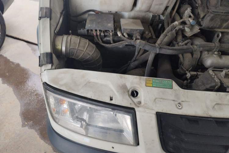 Used Iveco Daily 2023 2.5T A37M1 Long Wheelbase Mid-Height Dual-Tire Side-Sliding Doors 5–9 Seats Engine Bay Right