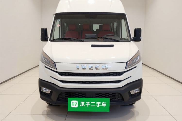 Used Iveco Daily 2023 2.5T A37M1 Long Wheelbase Mid-Roof Dual-Tire Side-Sliding Doors 5-9 Seats Exterior 1
