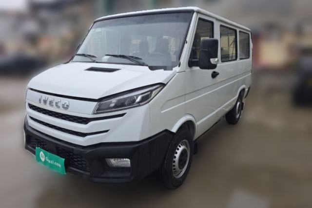 Used Iveco Daily 2023 2.5T A35M1 Short Wheelbase Low-Roof Single-Tire Side-Sliding Door 5-9 Seats