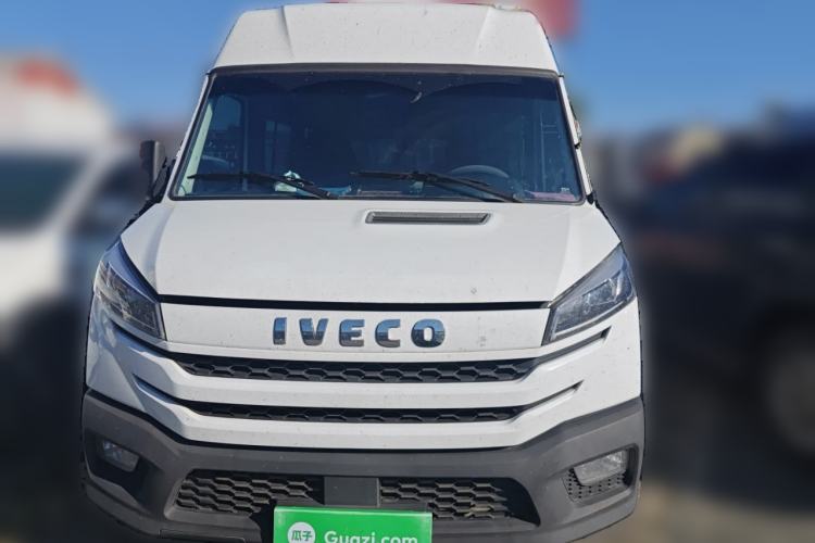 Used Iveco Daily 2023 2.5T A37M1 Long Wheelbase Mid-Roof Dual-Tire Side-Sliding Doors 5-9 Seats Front