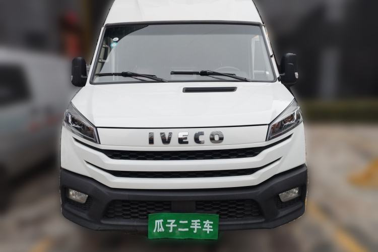 Used Iveco Daily 2023 2.8T V40 Van Long Wheelbase Mid-Roof Dual Tires Manual Doors 2-3 Seater Front