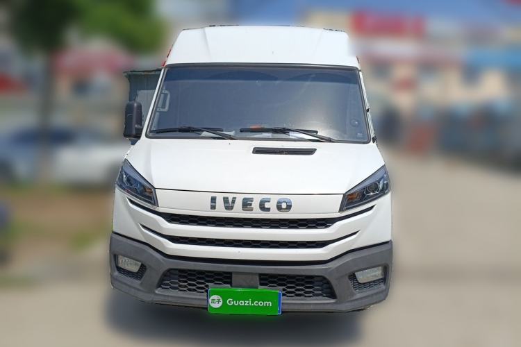 Used Iveco Daily 2023 2.8T V37 Van Long Wheelbase Mid-Roof Dual Tires Manual Doors 2-3 Seater Front