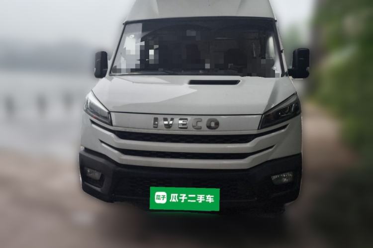 Used Iveco Daily 2023 2.5T A37M1 Long Wheelbase Mid-Roof Dual-Tire Side-Sliding Doors 5-9 Seats Front