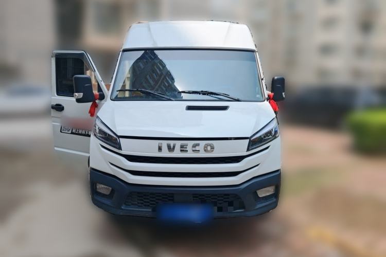Used Iveco Daily 2023 2.5T A35M1 Short Wheelbase Mid-Height Single-Tire Manual Door – 5 to 9 Seats Front