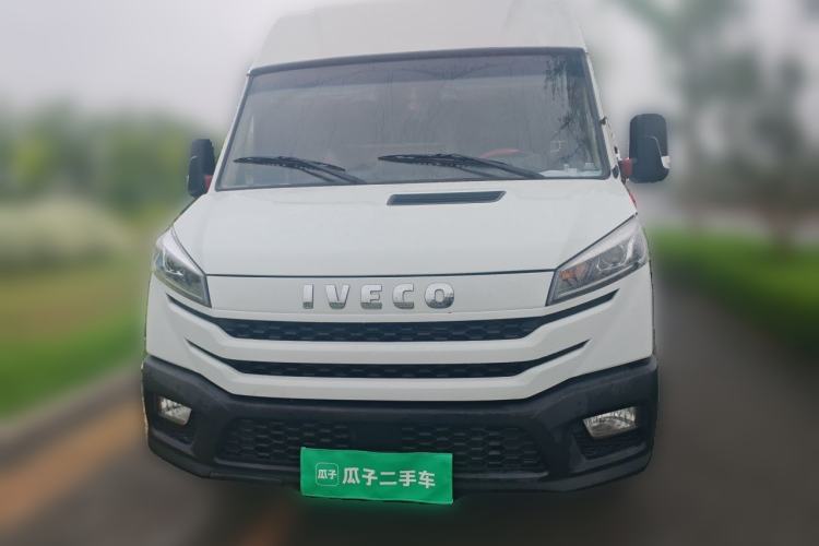 Used Iveco Daily 2023 2.5T A37M1 Multi-Purpose Passenger Vehicle Long Wheelbase Mid-Roof Design Single-Tire Side-Sliding Door Front