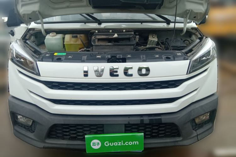 Used Iveco Daily 2023 2.5T A37M1 Long Wheelbase Mid-Roof Dual-Tire Side-Sliding Doors 5-9 Seats Front