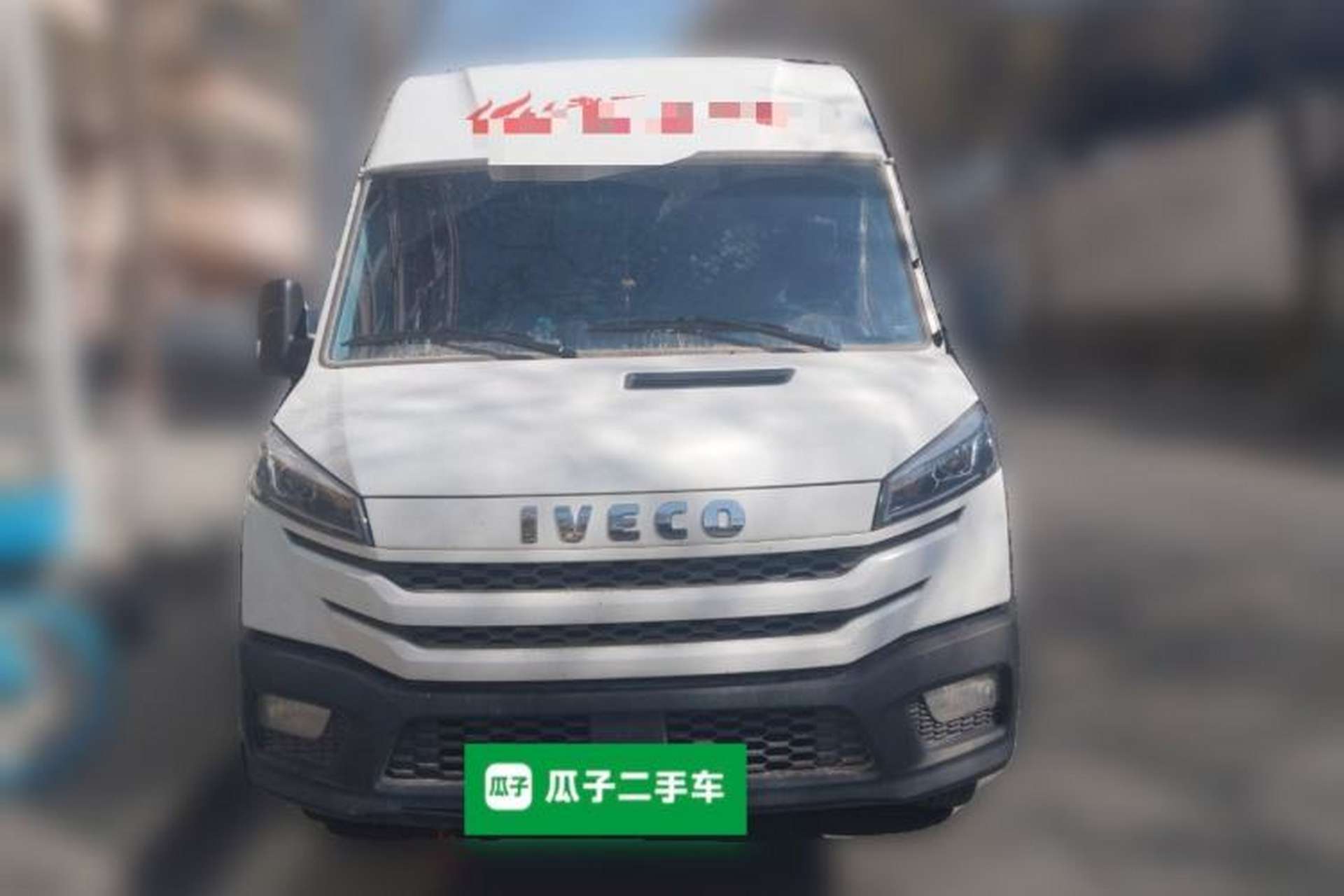 Used Iveco Daily 2023 2.5T A35M1 Short Wheelbase Low-Roof Single-Tire Side-Sliding Door 5-9 Seater Front