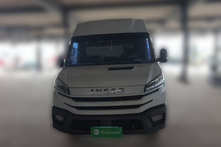 Used Iveco Daily 2023 2.5T V40 Van Long Wheelbase Mid-Roof Dual Tires Manual Doors 2-3 Seater Front