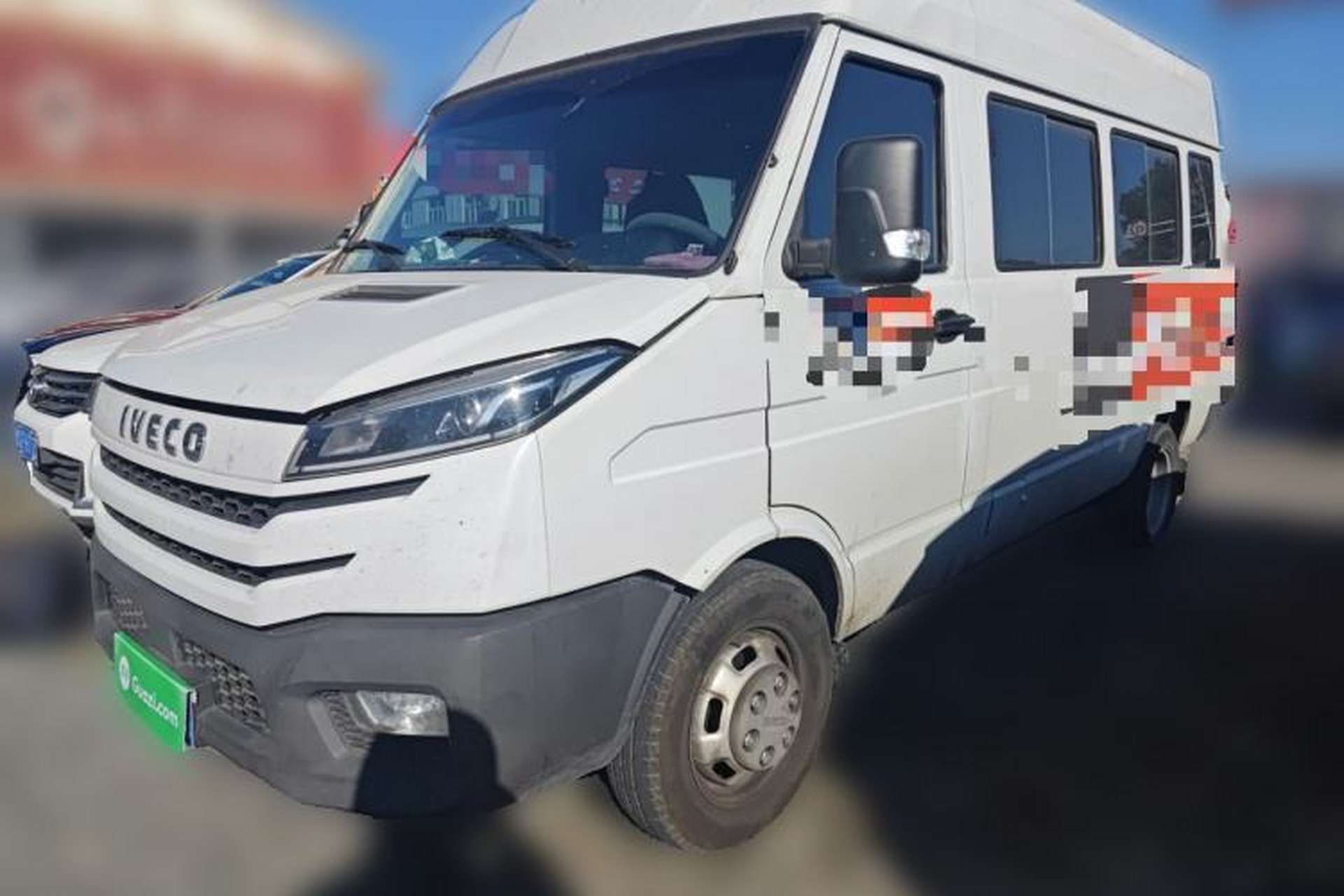 Used Iveco Daily 2023 2.5T A37M1 Long Wheelbase Mid-Roof Dual-Tire Side-Sliding Doors 5-9 Seats Front Left 45 Deg