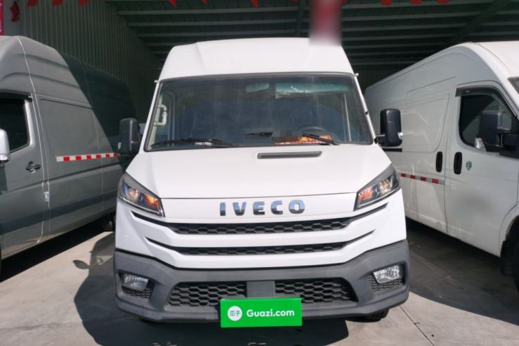 Used Iveco Daily 2023 2.8T V37 Van Long Wheelbase Mid-Roof Dual Tires Manual Doors 2-3 Seater Front