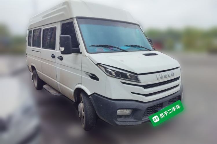 Used Iveco Daily 2023 2.5T A37M1 Long Wheelbase Mid-Height Dual-Tire Side-Sliding Doors 5–9 Seats Front Right 45 Deg
