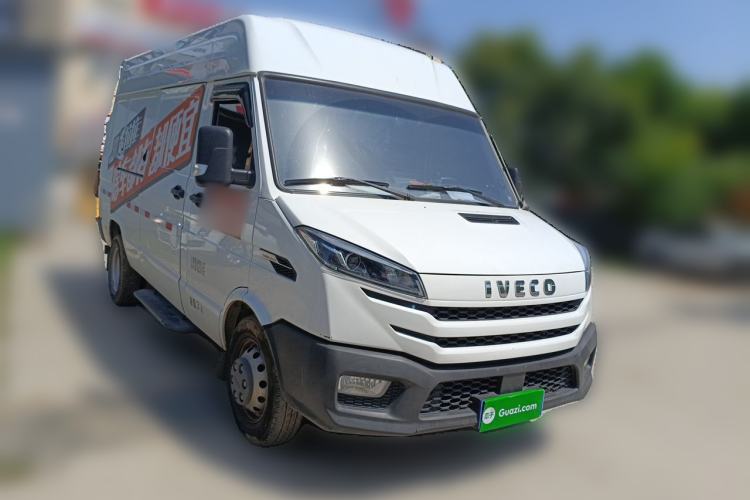 Used Iveco Daily 2023 2.8T V37 Van Long Wheelbase Mid-Roof Dual Tires Manual Doors 2-3 Seater Front Right 45 Deg