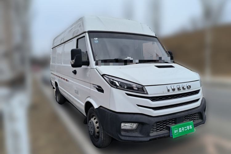 Used Iveco Daily 2023 2.5T V40 Van Long Wheelbase Mid-Roof Dual Tires Manual Doors 2-3 Seater Front Right 45 Deg