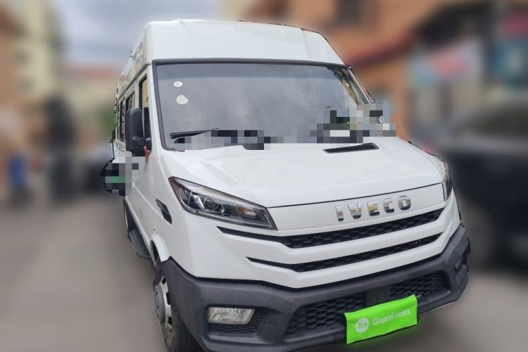 Used Iveco Daily 2023 2.5T A37M1 Long Wheelbase Mid-Roof Dual-Tire Side-Sliding Doors 5-9 Seats Front Right 45 Deg