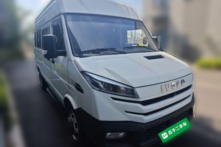 Used Iveco Daily 2023 2.5T A37M1 Long Wheelbase Mid-Height Dual-Tire Side-Sliding Doors 5–9 Seats Front Right 45 Deg