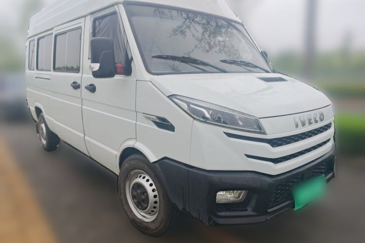 Used Iveco Daily 2023 2.5T A37M1 Multi-Purpose Passenger Vehicle Long Wheelbase Mid-Roof Design Single-Tire Side-Sliding Door Front Right 45 Deg