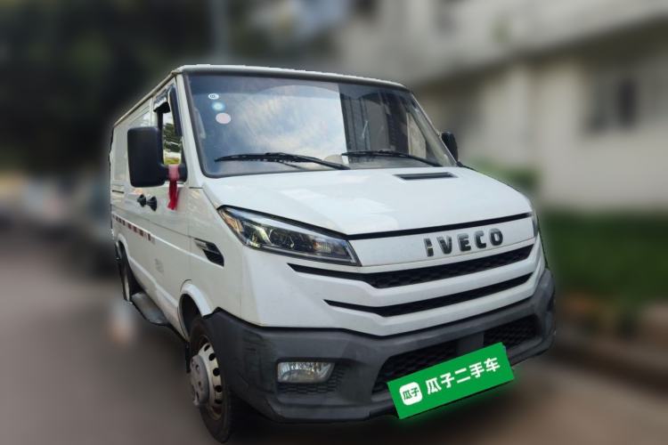 Used Iveco Daily 2023 2.8T V35 Van Short Wheelbase Low Roof Dual Tires Side-Swing Doors 2-3 Seater Front Right 45 Deg