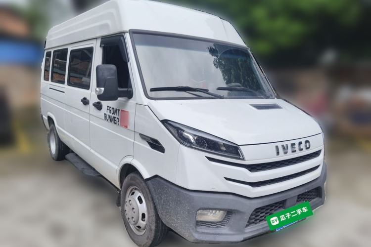 Used Iveco Daily 2023 2.5T A37M1 Long Wheelbase Mid-Height Dual-Tire Manual Door 5-9 Seater Front Right 45 Deg