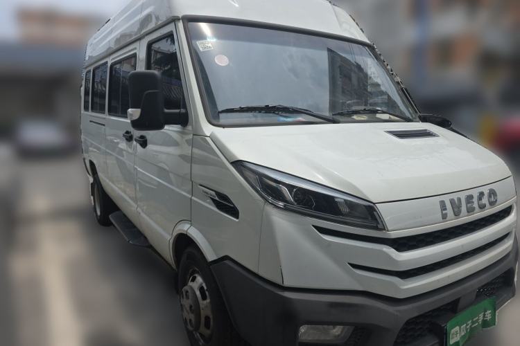 Used Iveco Daily 2023 2.5T A37M1 Long Wheelbase Mid-Roof Dual-Tire Side-Sliding Doors 5-9 Seats Front Right 45 Deg