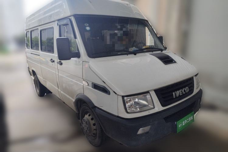 Used Iveco Daily 2023 2.5T A37M1 Long Wheelbase Mid-Height Dual-Tire Side-Sliding Doors 5–9 Seats Front Right 45 Deg