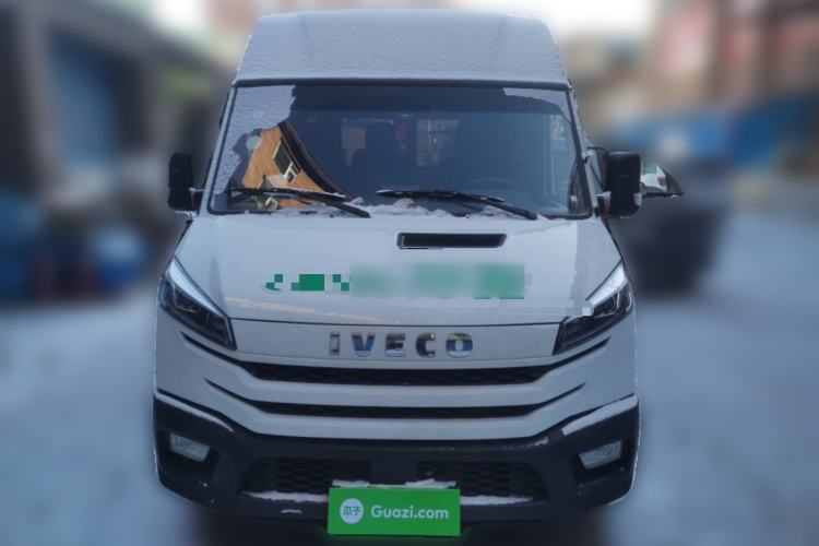 Used Iveco Daily 2023 2.5T A35M1 Multi-Purpose Passenger Vehicle Short Wheelbase Mid-Roof Design Dual Side Sliding Doors Automatic Transmission Front