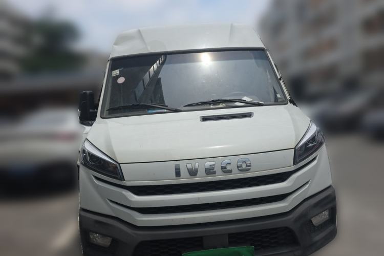 Used Iveco Daily 2023 2.5T A37M1 Long Wheelbase Mid-Roof Dual-Tire Side-Sliding Doors 5-9 Seats Front