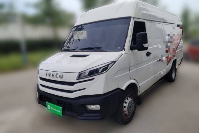 Used Iveco Daily 2023 2.8T V40 Van Long Wheelbase Mid-Roof Design Dual Tires Side-Swing Doors 2-3 Seater