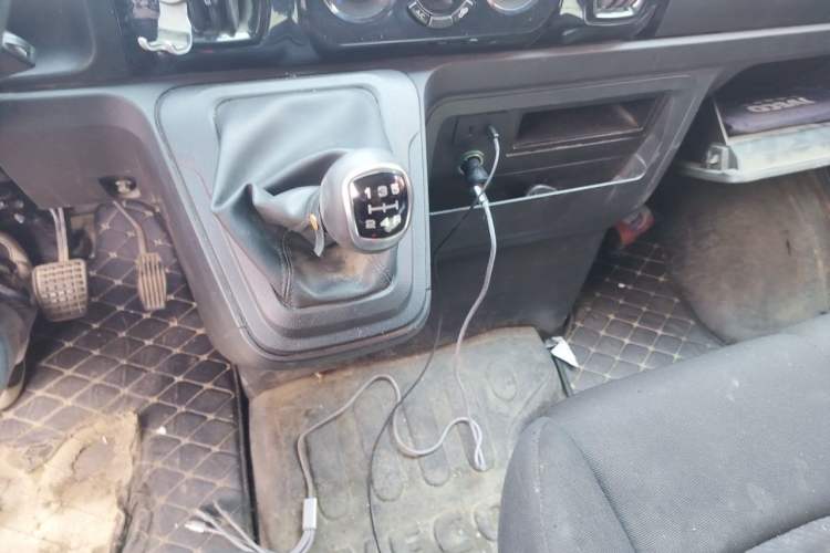 Used Iveco Daily 2023 2.5T A37M1 Long Wheelbase Mid-Height Dual-Tire Side-Sliding Doors 5–9 Seats Gear Lever