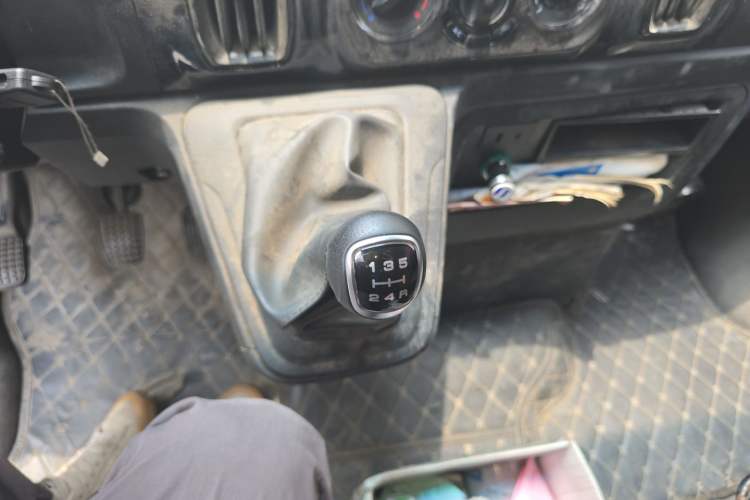 Used Iveco Daily 2023 2.5T A37M1 Long Wheelbase Mid-Roof Dual-Tire Side-Sliding Doors 5-9 Seats Gear Lever