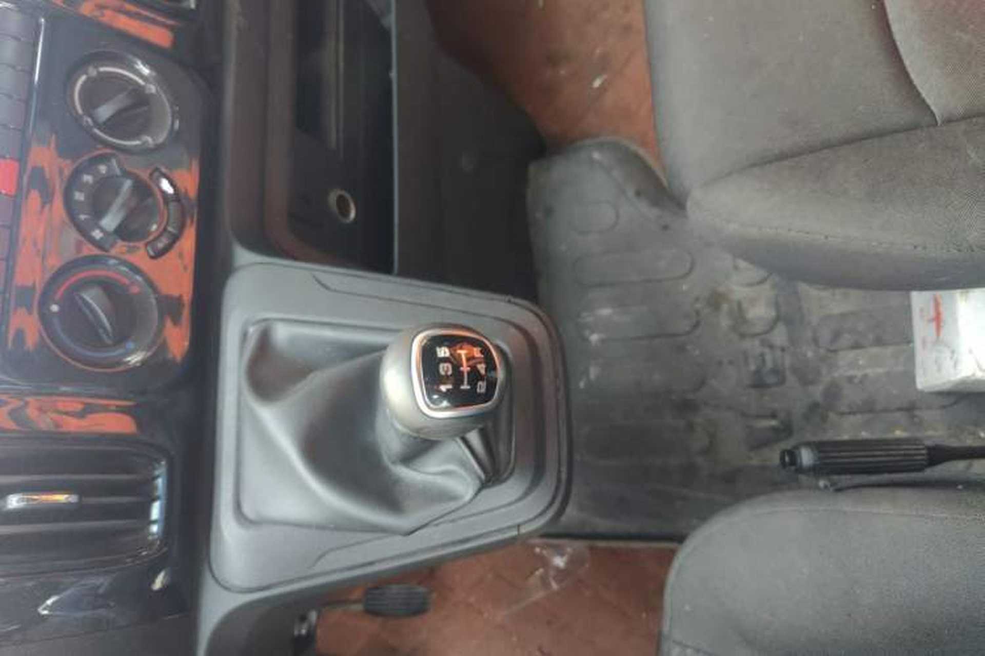 Used Iveco Daily 2023 2.5T A37M1 Long Wheelbase Mid-Roof Dual-Tire Side-Sliding Doors 5-9 Seats Gear Lever
