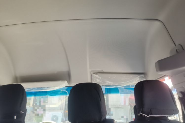 Used Iveco Daily 2023 2.5T A37M1 Long Wheelbase Mid-Roof Dual-Tire Side-Sliding Doors 5-9 Seats Headliner